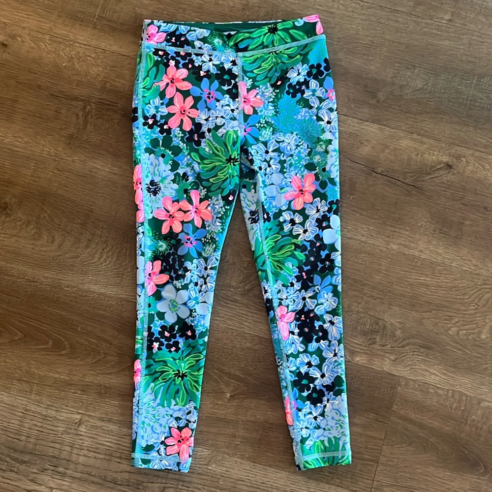 Lily pulitzer kids leggings. Excellent condition. Size 6-7 M